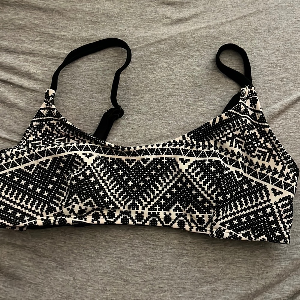 Pattern bikini top